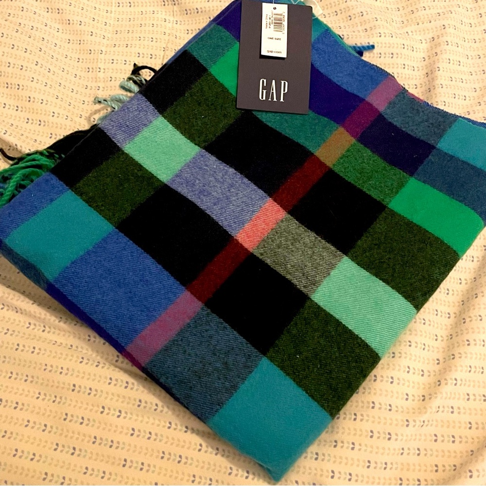 NWT Gap Cozy Scarf